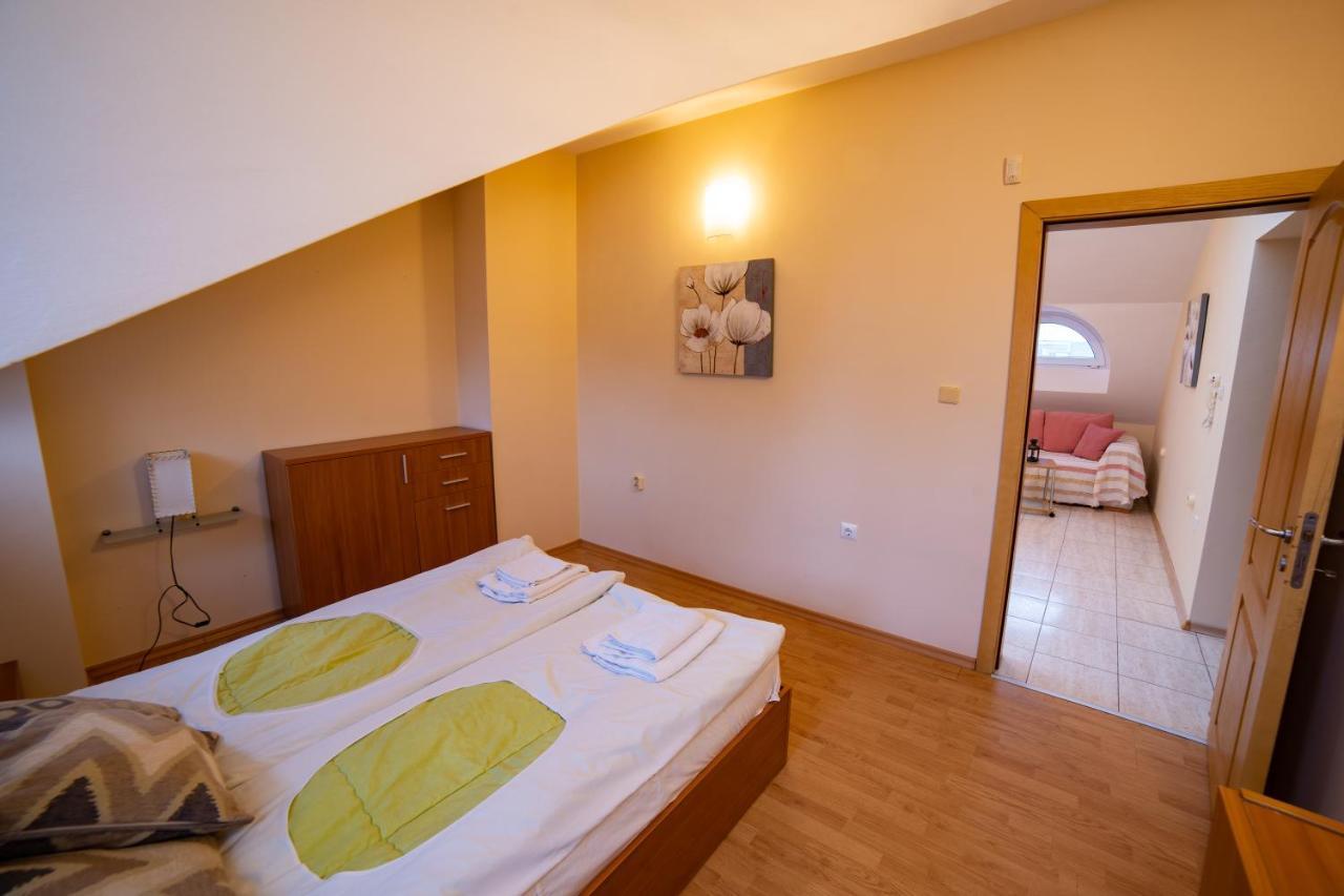 Maisonette Picadilly Varna Exteriör bild
